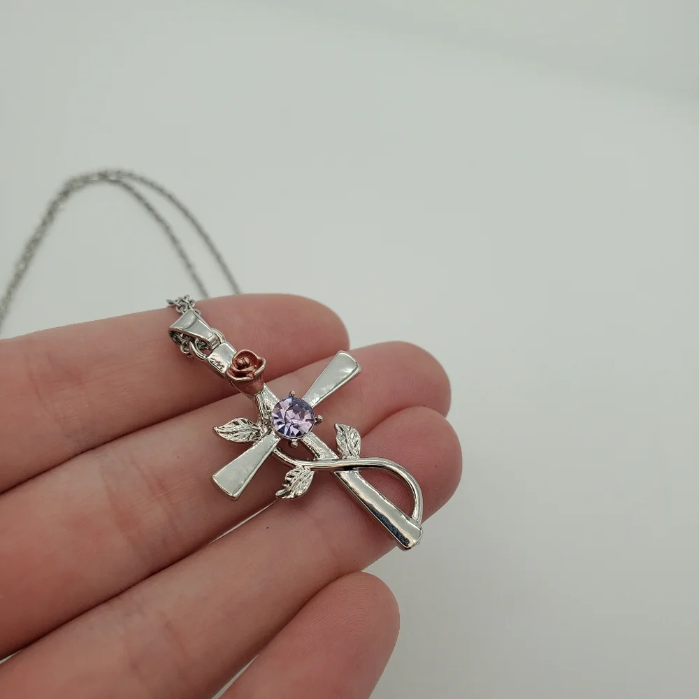 Stainless steel cross necklace - Picture 3 of 5